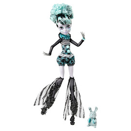 Monster High Twyla Freak Du Chic Doll