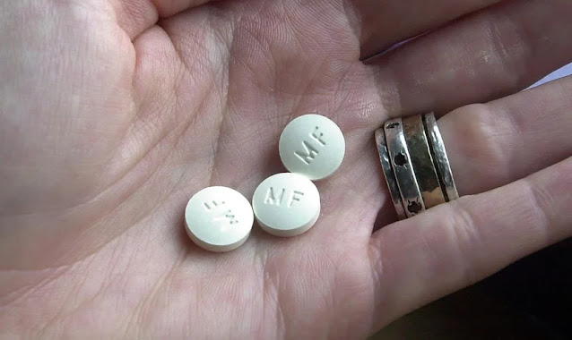 Justiça dos EUA permite que mulheres recebam pílulas abortivas por correspondência