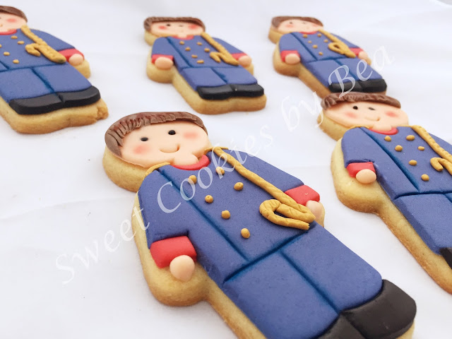 Galletas niño comunión en fondant