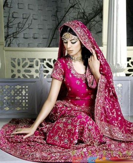 Apna Dress: Comparison of Formal Western Wear and Formal Eastern Wear