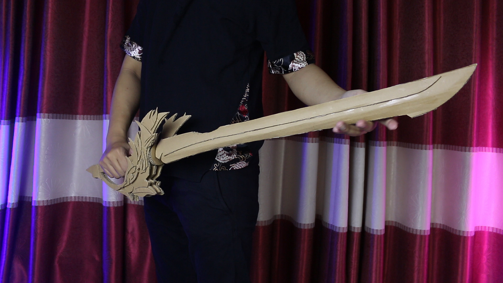 Making Aquila Favonia Cardboard DIY Genshin Impact