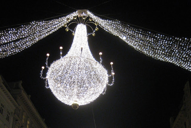Advent in Wien - Straßenbeleuchtung Advent in Wien - Straßenbeleuchtung
