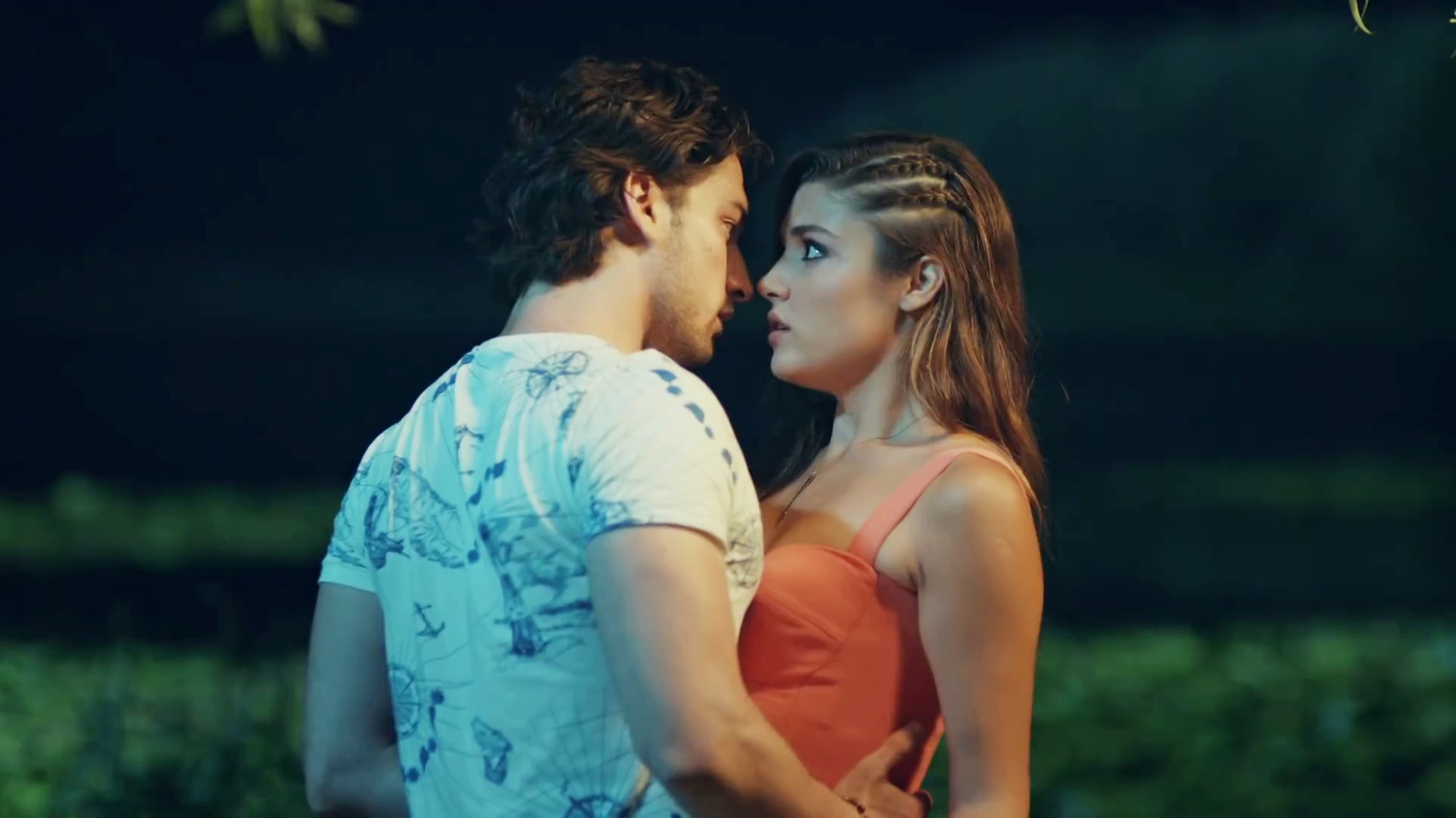 ханде эрчел 2023. хаят асли ипек дорук мурод. любовь не понимает слов сериал 2016–2017. любовь не понимает слов сериал 2016–2017. хаят фильм.