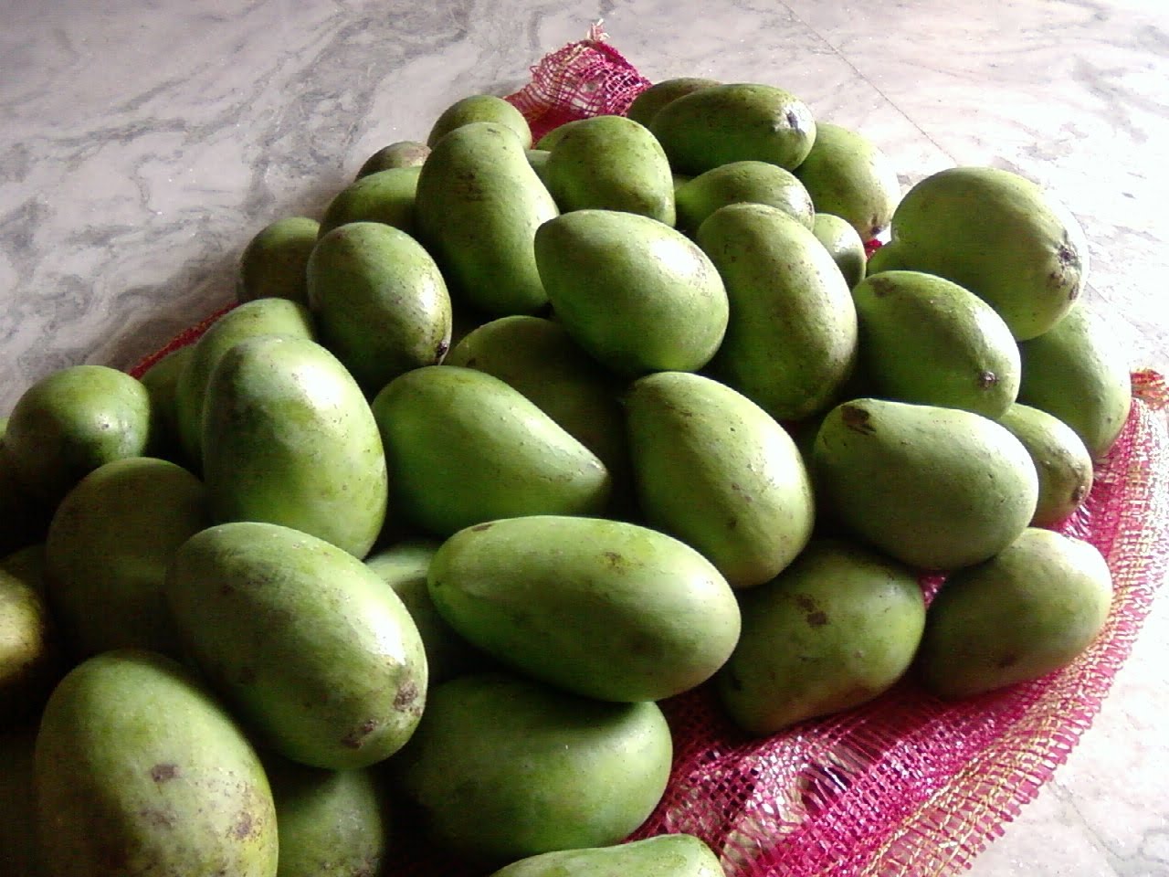 Blend with Spices In Season Green Mangoes