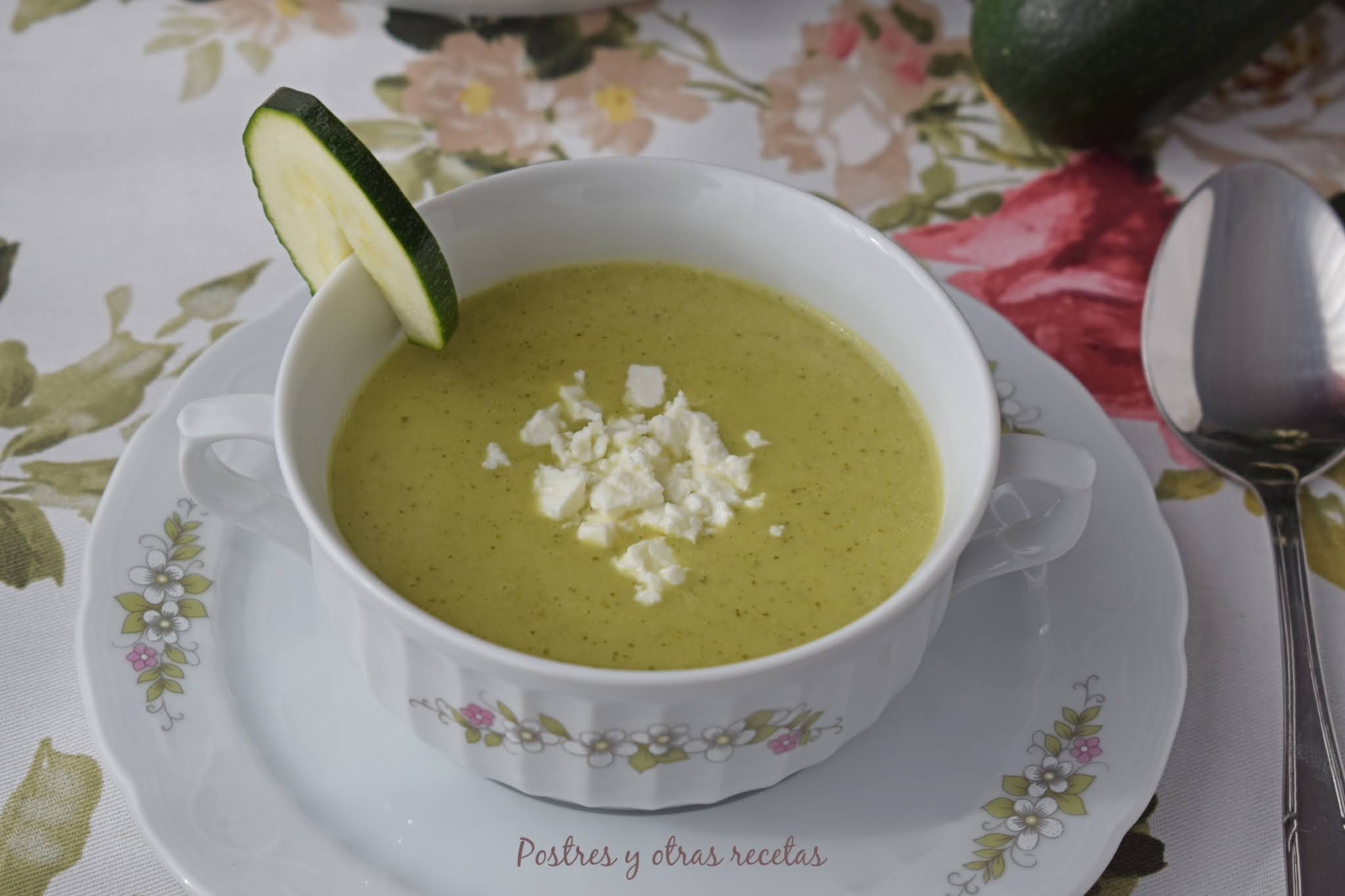 Postres y otras recetas Crema de calabacín con queso feta Postres y otras recetas Crema de calabacín con queso feta