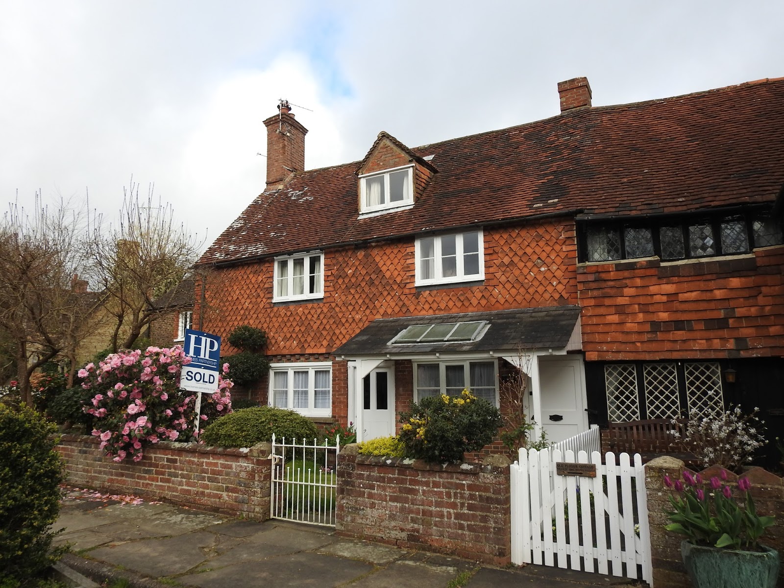 Crawley Old Town THIRTEEN PICTURES Harrow Cottage/Old Plough Cottage