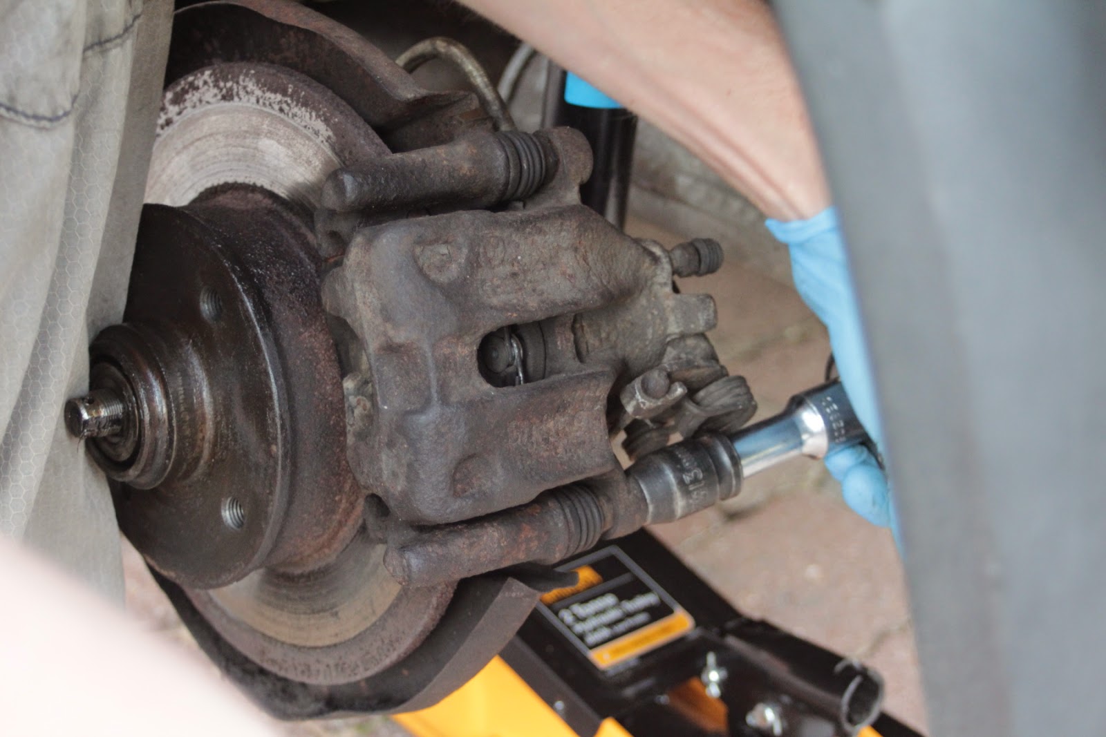 Life with a 1989 VW Golf Mk2 GTI 16V Golf Rear Stub Axle Replacement