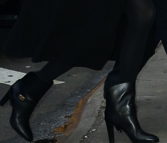 Celebrity Legs and Feet in Tights: Charlize Theron`s Legs and Feet in ...