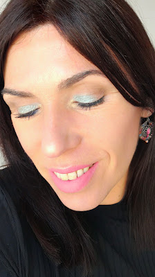 look ojos cerrados El rescate de Abril: Look con paleta que me decepcionó (NYX) 05