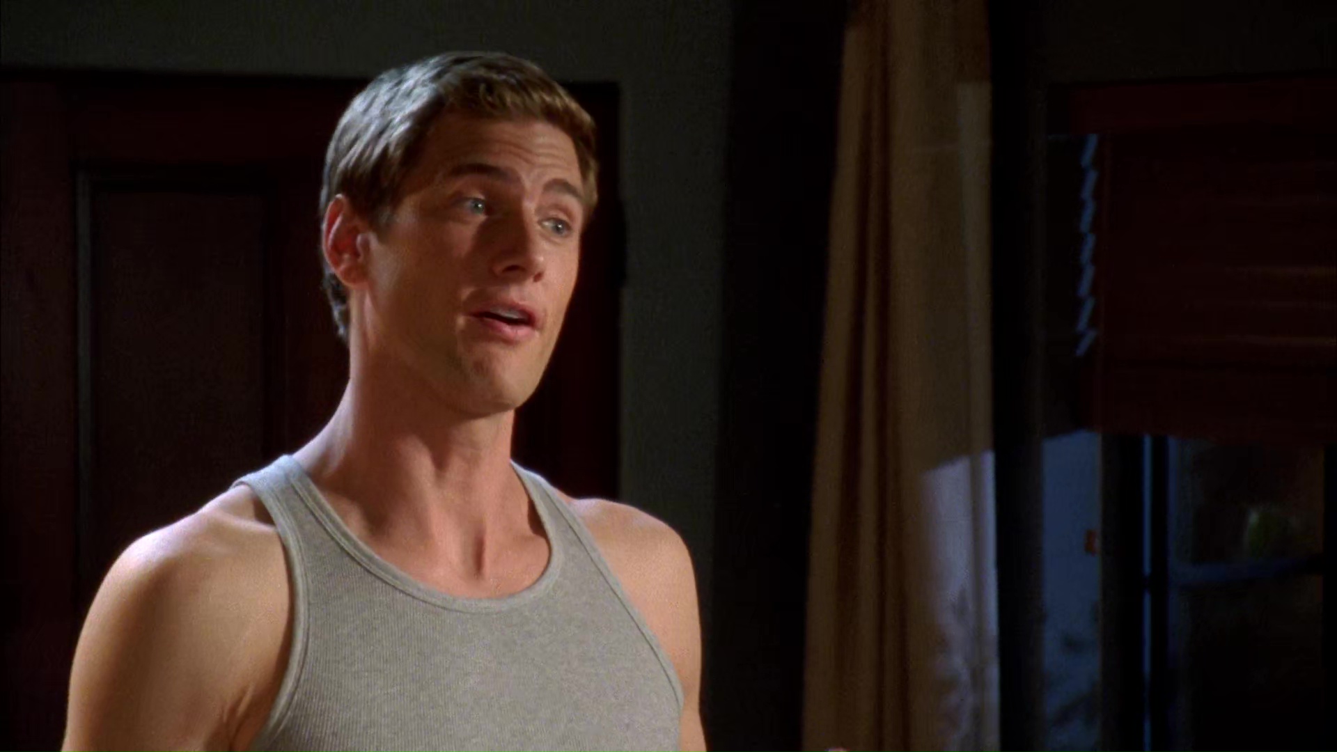 Films Et Séries Tv Avec Ryan Mcpartlin ausCAPS: Ryan McPartlin shirtless in Chuck 3-03 "Chuck Versus the Angel