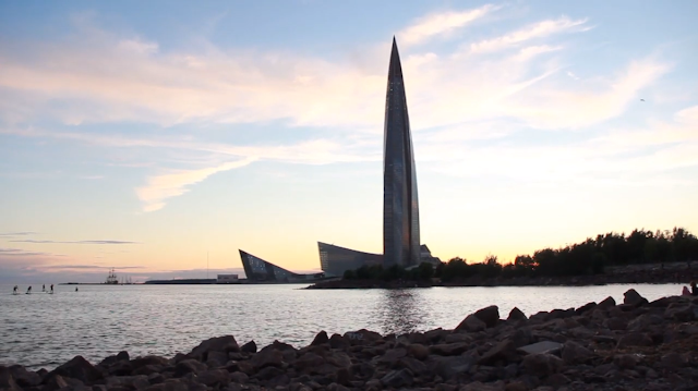 Посетить Финский залив (можно из таких мест как парк 300-летия Санкт-Петербурга, Севкабель порт, Петергоф).