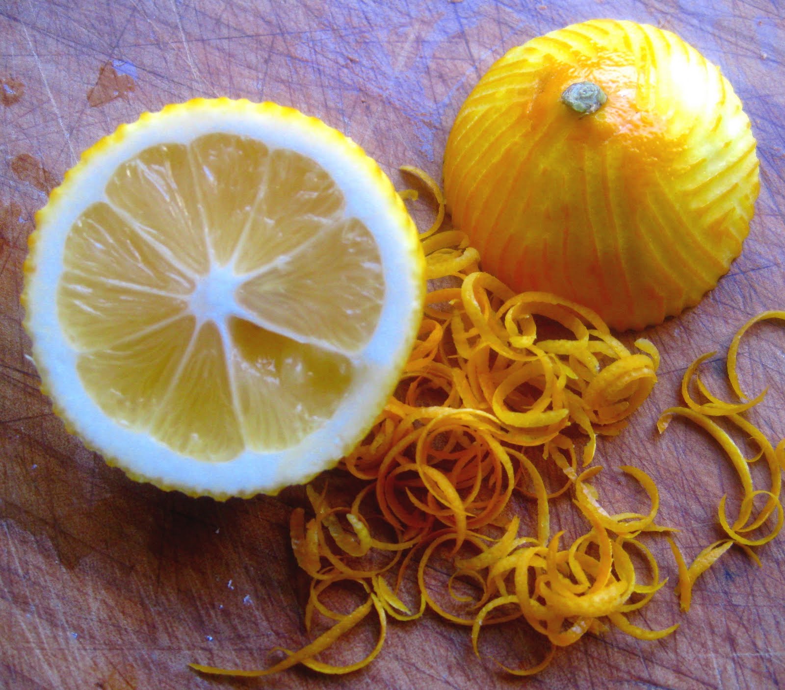 Кожура лимона рецепт. Лимона цедра. Лимон целый. Кожура лимона. Апельсин с тонкой кожурой.
