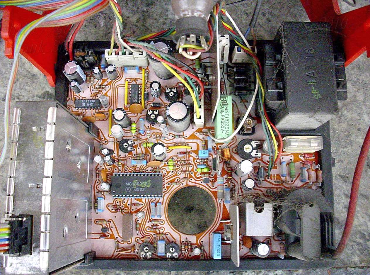 Шасси телевизора. Телевизор шасси 22002s. Шасси v60a. ТВ шасси cw62c. Шасси телевизора e5