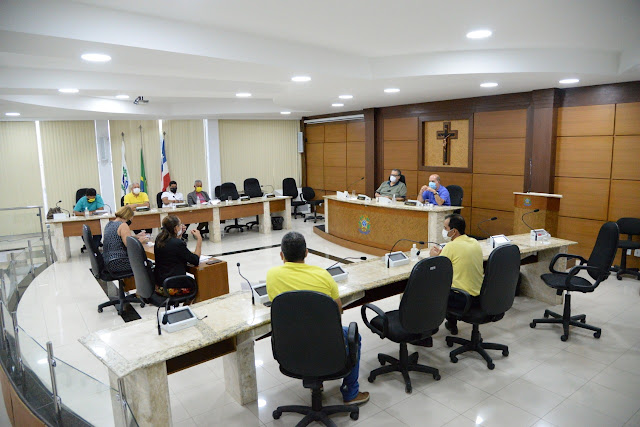 Prefeito Luciano Pinheiro se reúne com vereadores da base para tratar de ações relativas à COVID-19