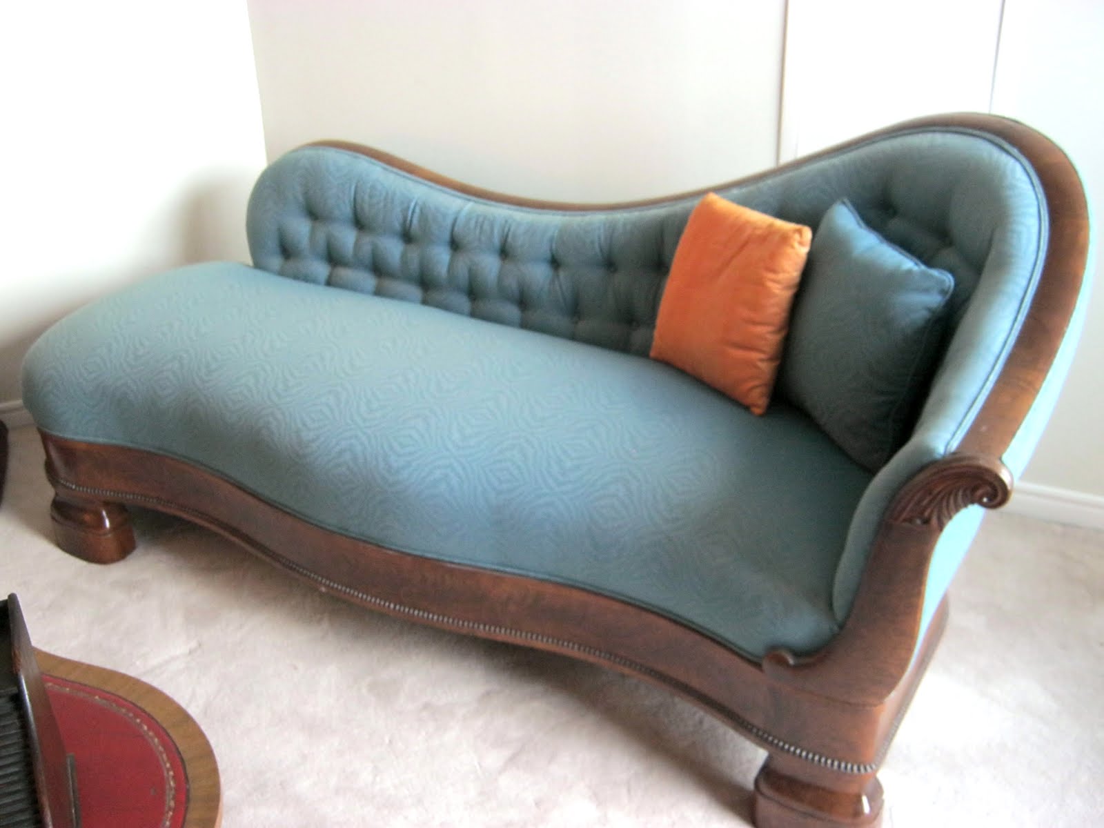 Funk & Gruven AZ 1890's FAINTING COUCH WITH WALNUT FRAME