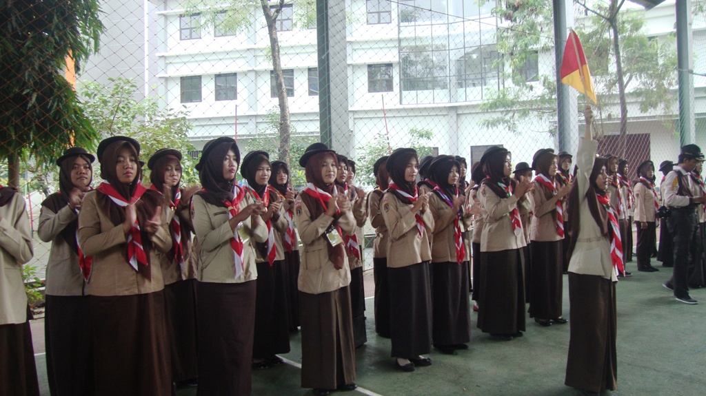 Peserta Pramuka lakukan tepuk Pramuka