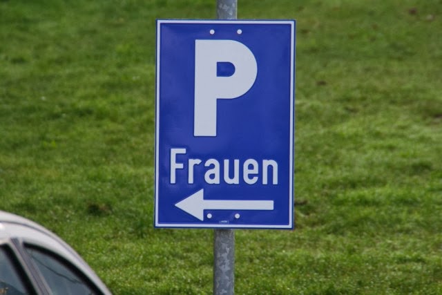 Alle Tiere Sind Gleich Aber Manche Sind Gleicher Bedeutung Ergo Sumus: Alle Tiere sind gleich. Aber manche sind gleicher.