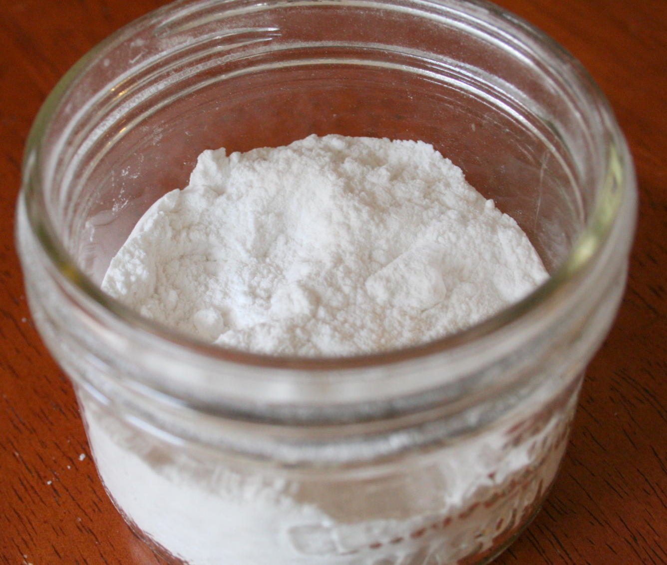 Обычная сода удивительное вещество. Разрыхлитель и вода с солью серебро.