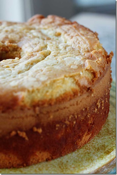 Sour Cream Pound Cake - Joki's Kitchen