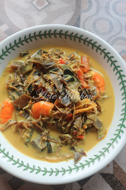 Masak Lemak Jantung Pisang dan Udang Azie Kitchen