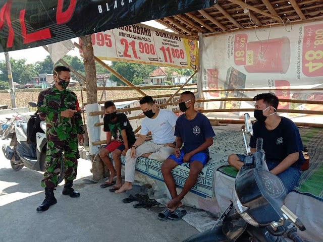 Mantapkan Kemanunggalan TNI Rakyat Babinsa Lakukan Komunikasi Sosial