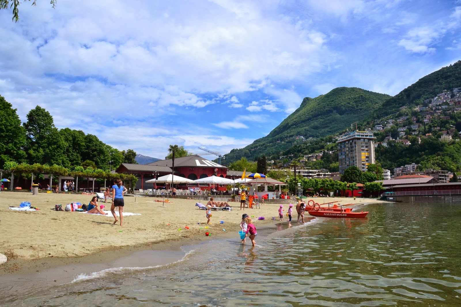 Swiss Family Dilloughery: A Day at the Beach - Lugano Lido (May 10, 2014)