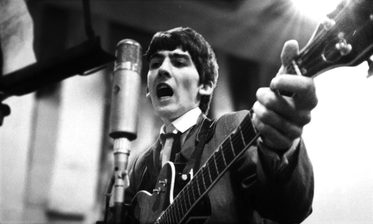 Каверы битлз. George Harrison 1963. Ringo Starr old Wave 1983. George Harrison somewhere in England 1981. Norman Parkinson.