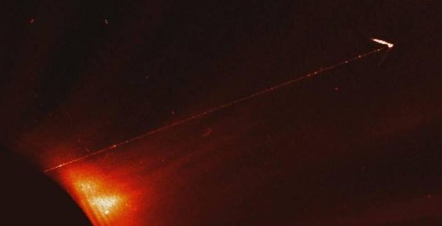 NASA solar probe caught giant UFO leaving the Sun Ufo-alien-spacecraft-sun-stargate%2B%25282%2529