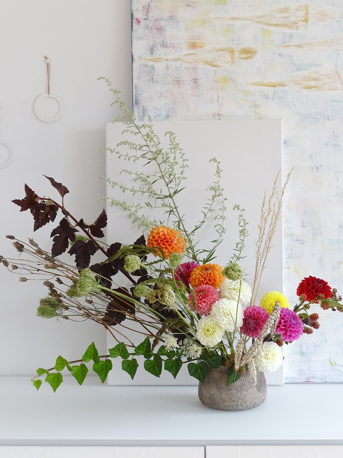 Mit Dahlien dekorieren - 3 Styling-Ideen mit Dahlien - http://mammilade.blogspot.de Mit Dahlien dekorieren - 3 Styling-Ideen mit Dahlien - http://mammilade.blogspot.de