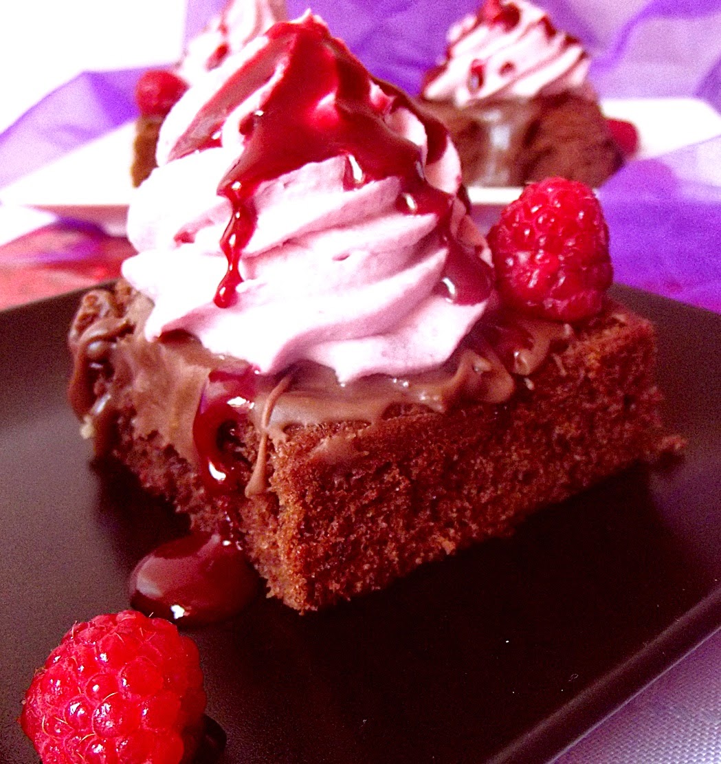 Prăjitură cu ciocolata,piure de castane şi fructe de pădure