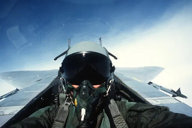 Οι πιλότοι βλέπουν εκατοντάδες UFO, αλλά φοβούνται να μιλήσουν γι 'αυτά από φόβο γελοιοποίησης και απόλυσης Οι πιλότοι βλέπουν εκατοντάδες UFO, αλλά φοβούνται να μιλήσουν γι 'αυτά από φόβο γελοιοποίησης και απόλυσης