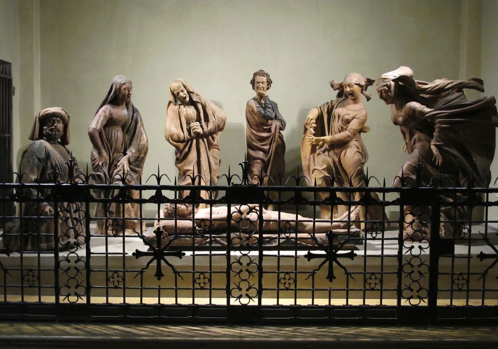 Arte di Paola IL COMPIANTO SUL CRISTO MORTO Niccolò dell'Arca