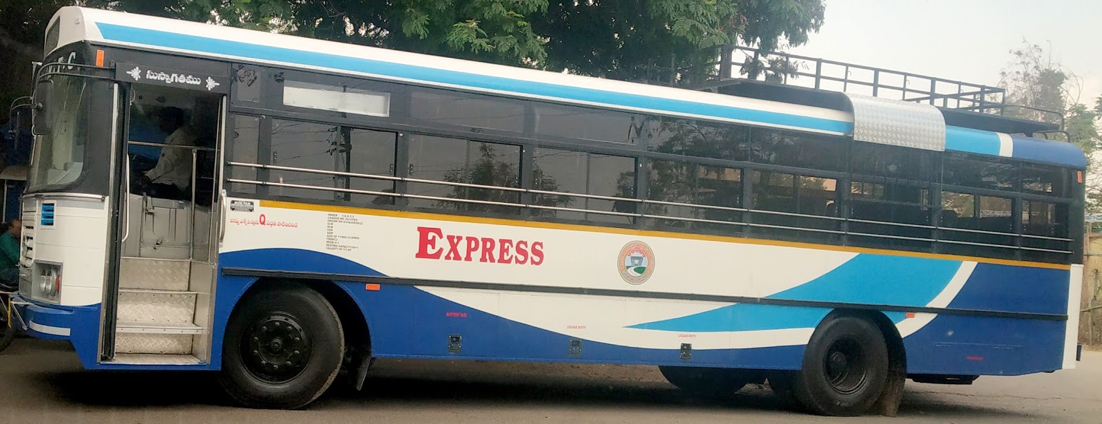 TS AP & SRTC BUS FANS NEW EXPRESS BUS TSRTC departing For Delivery