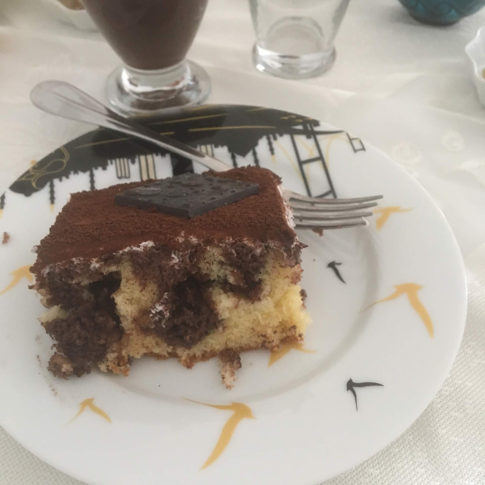 LaMa, orada, surada ve burada Dürtük Kek