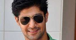 Tanuj Virwani Family Wife Son Daughter Father Mother Age