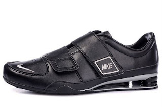 Calzate con estilo: NIKE SHOX RIVAL R3