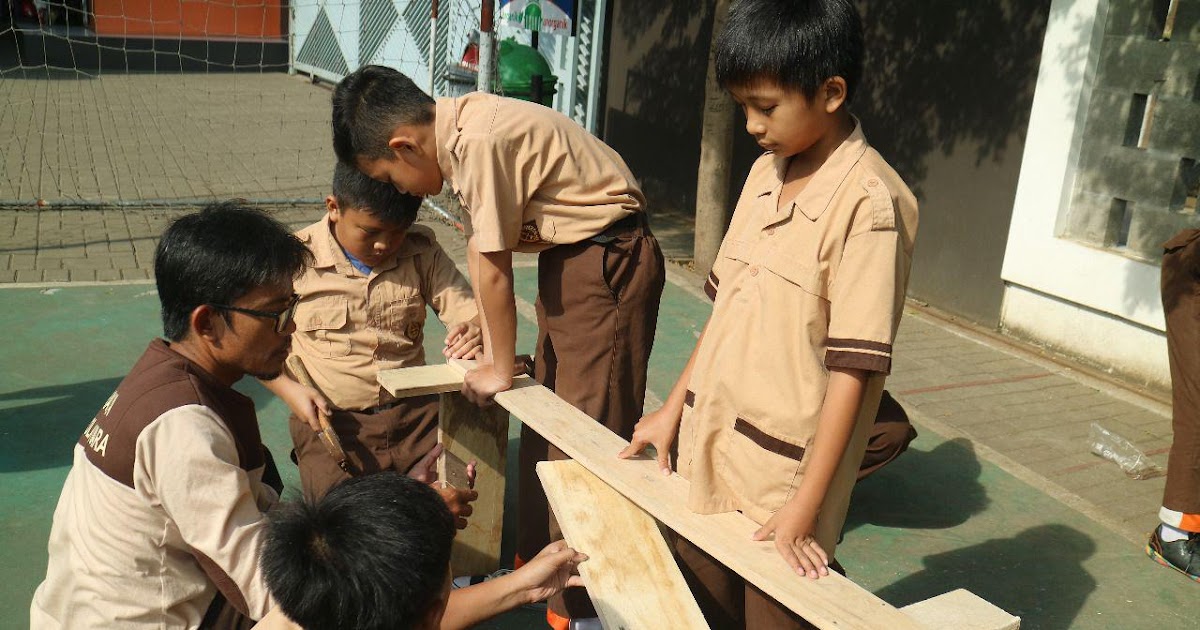 Rak Sepatu Buatan Anak Pramuka SD Juara Bandung SD Juara