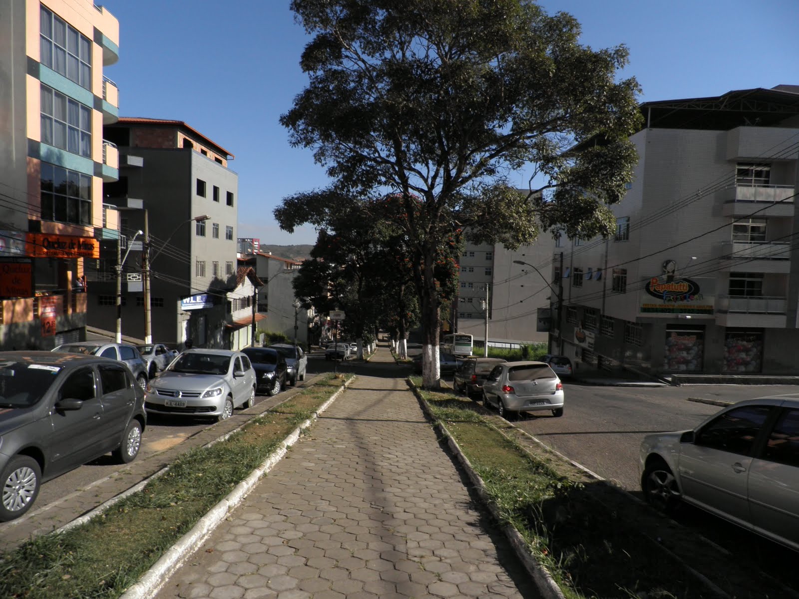 ANDANDO POR LAFAIETE Avenida Manoel Martins ANDANDO POR LAFAIETE Avenida Manoel Martins