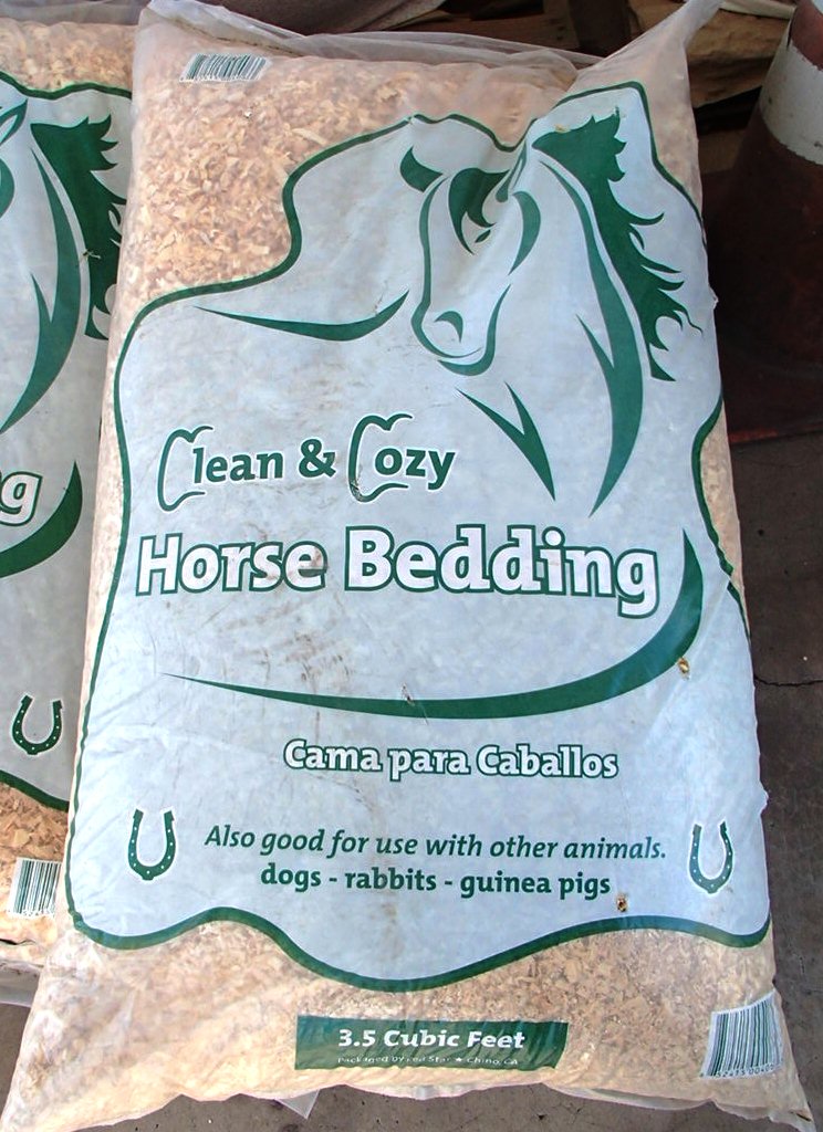 Viragrow Better Mulch Than Woodchips around Vegetables Is Animal Bedding