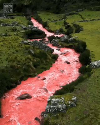 페루 코스코에 있는 붉은 강