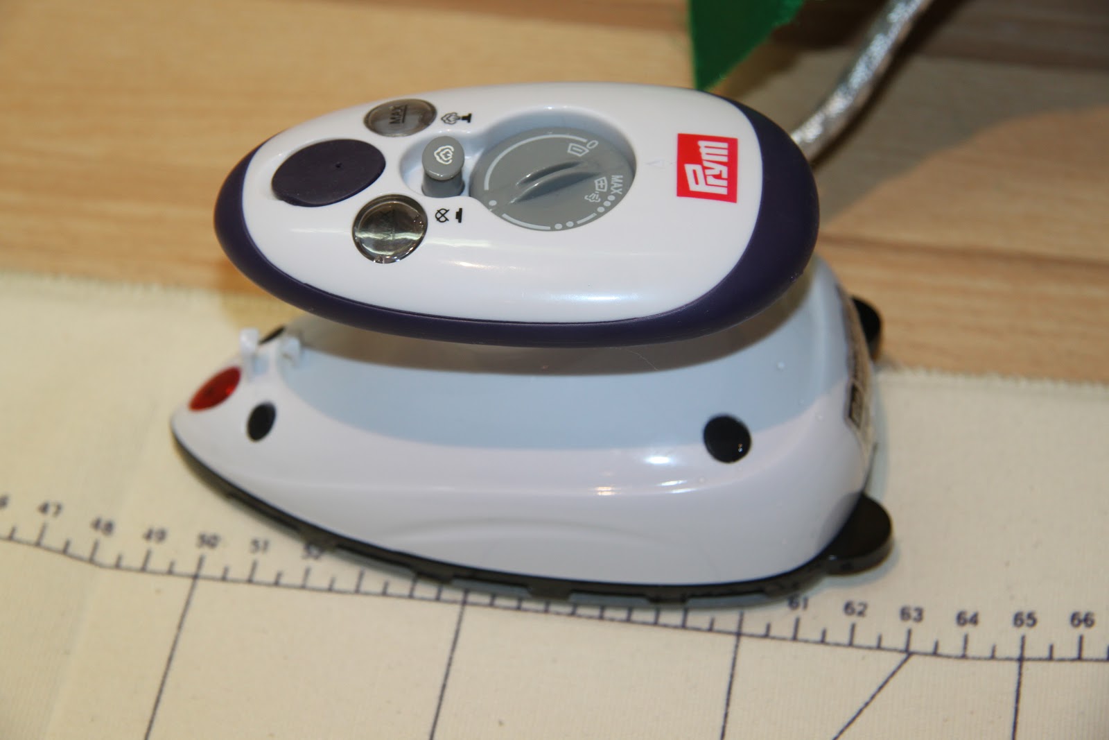 утюжок для разглаживания кожи. утюг для пэчворка. утюг маленький. Prym мини-утюг 611915. утюг для пэчворка прим.