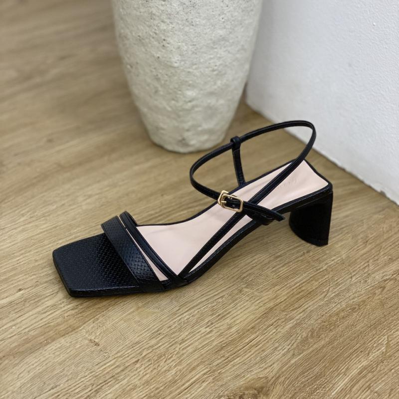 GIÀY SANDAL GÓT DÂY NGANG XÉO SƯỜN CAO 5P 37 sm 2022 03 18 08 16 57 0700 VHVvdwjpnI