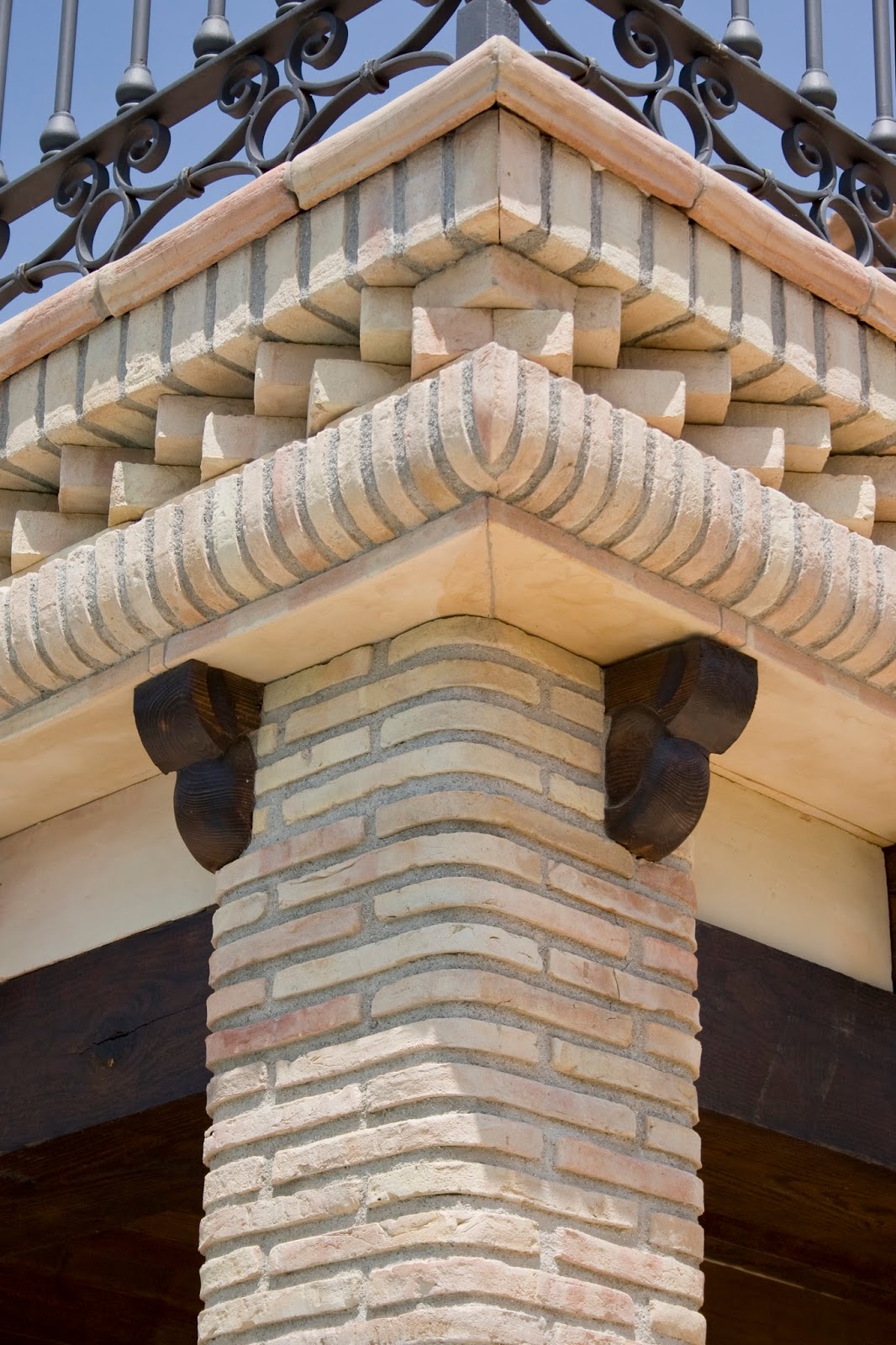 LADRILLOS RÚSTICOS DE BARRO COCIDO. LADRILLO ARTESANAL DE VALENTÍN
