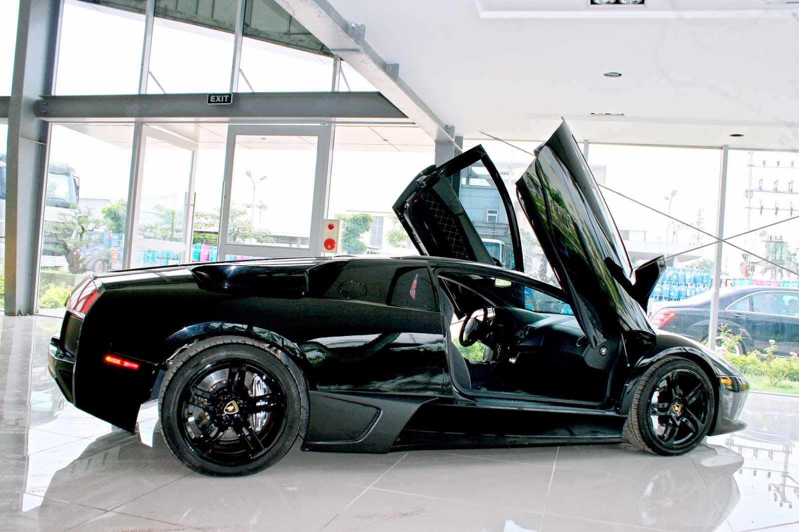 Đức vinh trans đã ra mắt Lamborghini siêu xe cho thuê