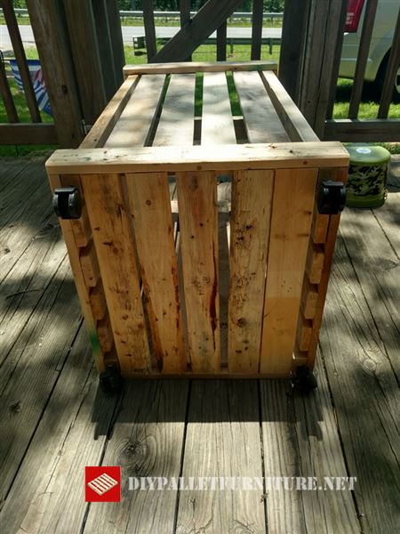 Mueblesdepalets.net: Cubo para la lavandería