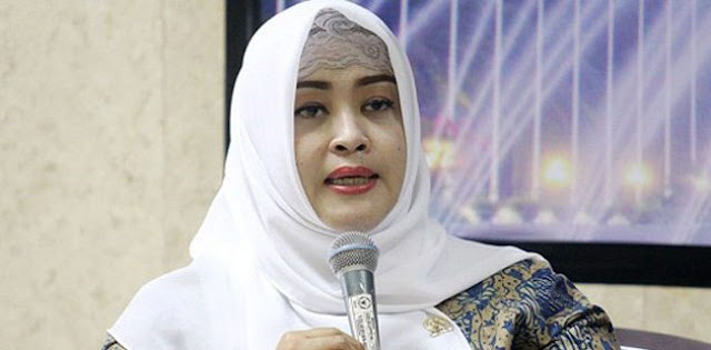 Fahira Idris: Reuni 212 Akan Lahirkan Kolaborasi Umat Untuk Kemaslahatan Bangsa Fahira Idris: Reuni 212 Akan Lahirkan Kolaborasi Umat Untuk Kemaslahatan Bangsa