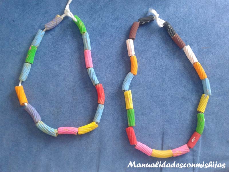Manualidades mis hijas: ¿Te animas a hacer coloridos collares de macarrones?