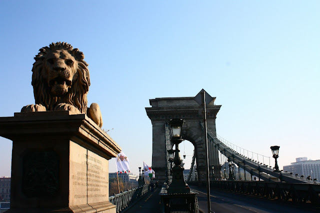 Leões guardando a Ponte das Correntes
