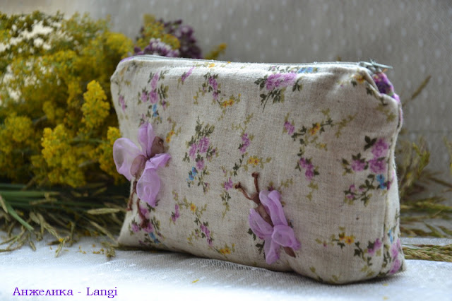 Бабочка, бабочка по небу летит... Бабочка, бабочка по небу летит...