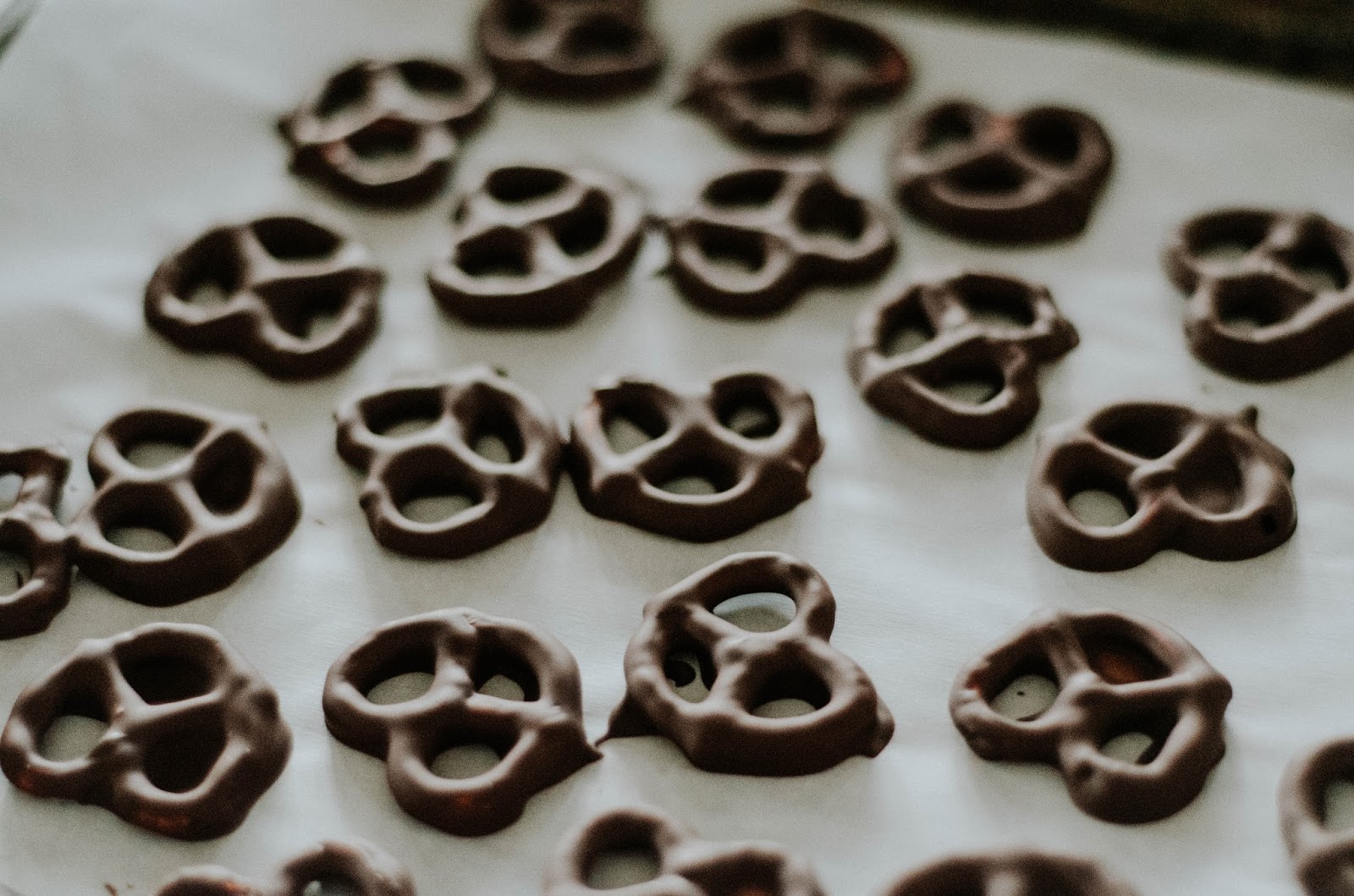 [ Gluten Free ] Espresso Infused Dark Chocolate Dipped Pretzels The